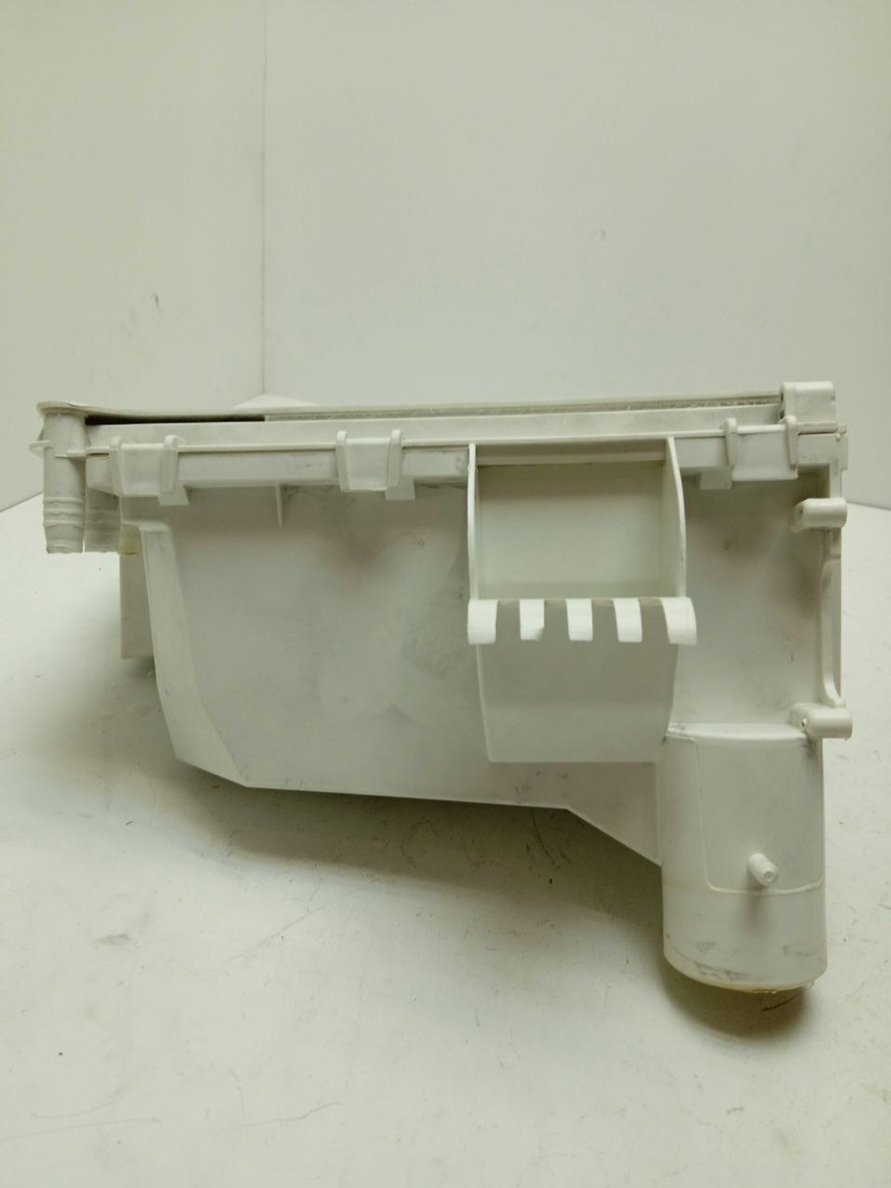 ZWS2101 кт9 Бункер для стиральных машин Zanussi 4055113783 б/у