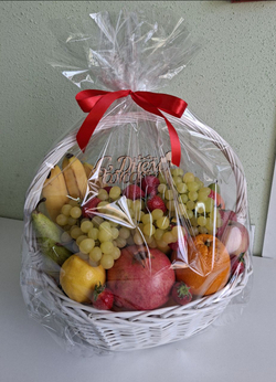 Корзина с фруктами " Вкус сезона"