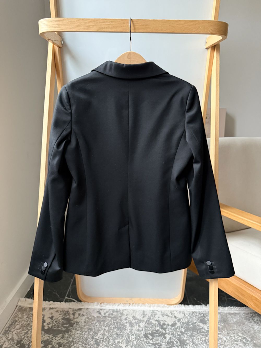 Шерстяной костюм Gucci, 128