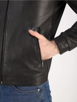 Кожаная куртка демисезонная натуральная с капюшоном