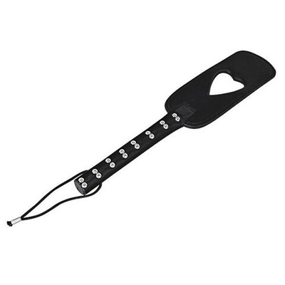 Черная шлепалка с прорезью-сердцем