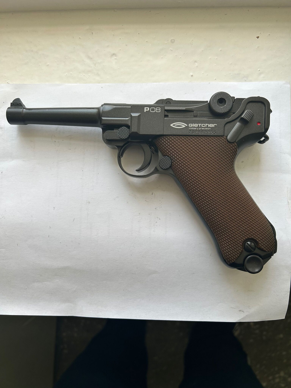 Пневматический пистолет P08