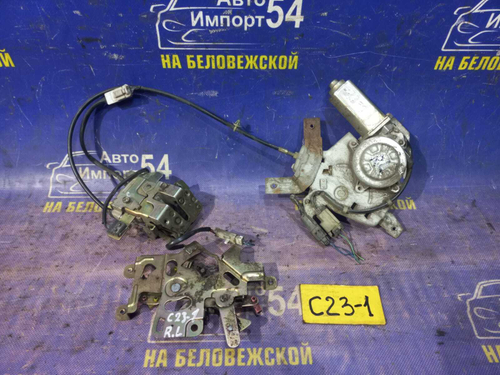 Замок двери задней левой NISSAN SERENA 1991