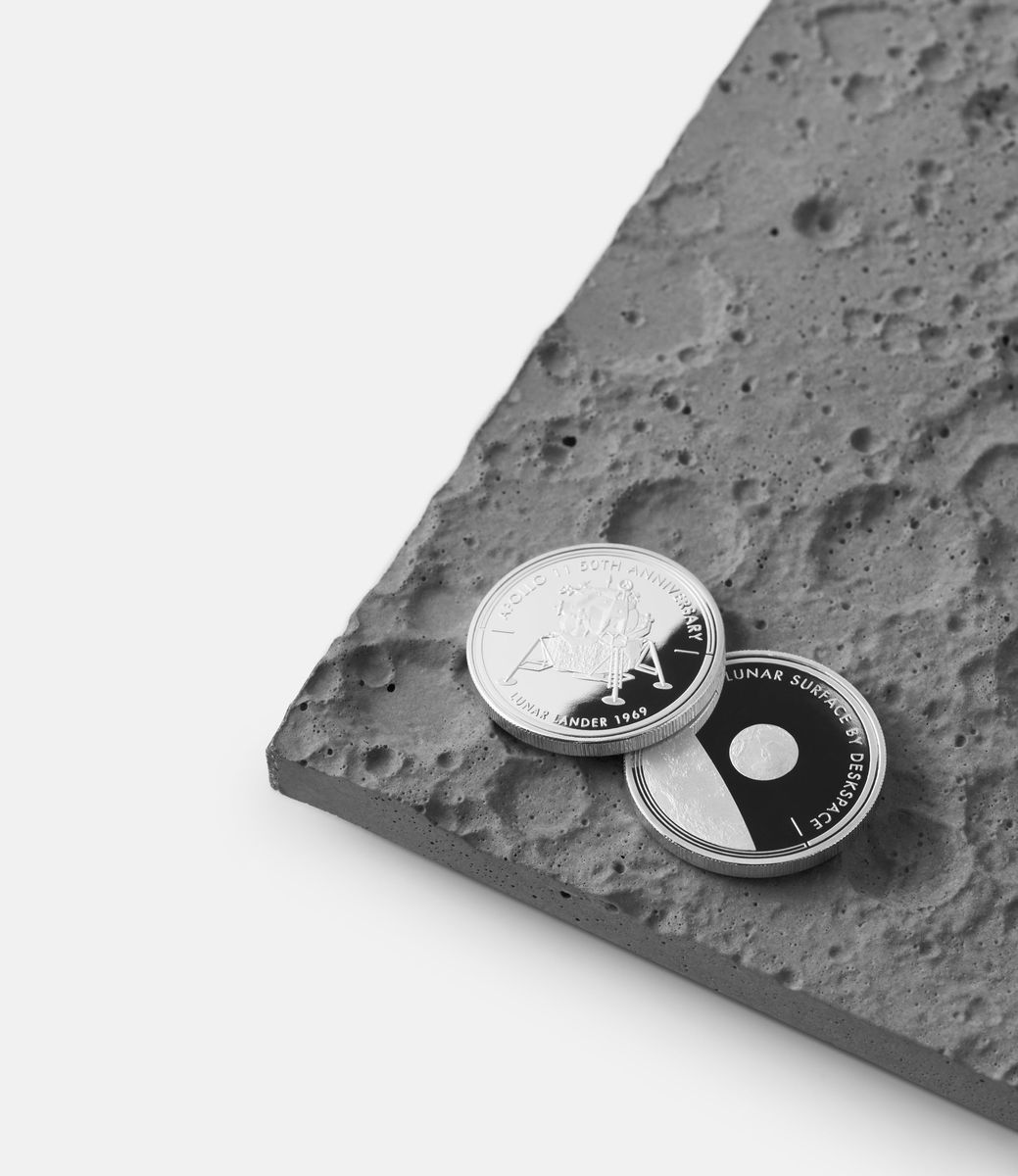 Deskspace Apollo 11 Anniversary — памятная монета