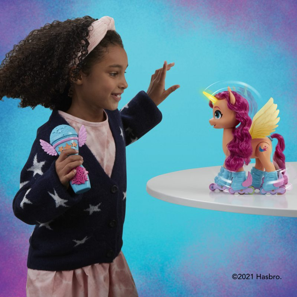 Hasbro My little Pony. Май Литл Пони на роликах с микрофоном