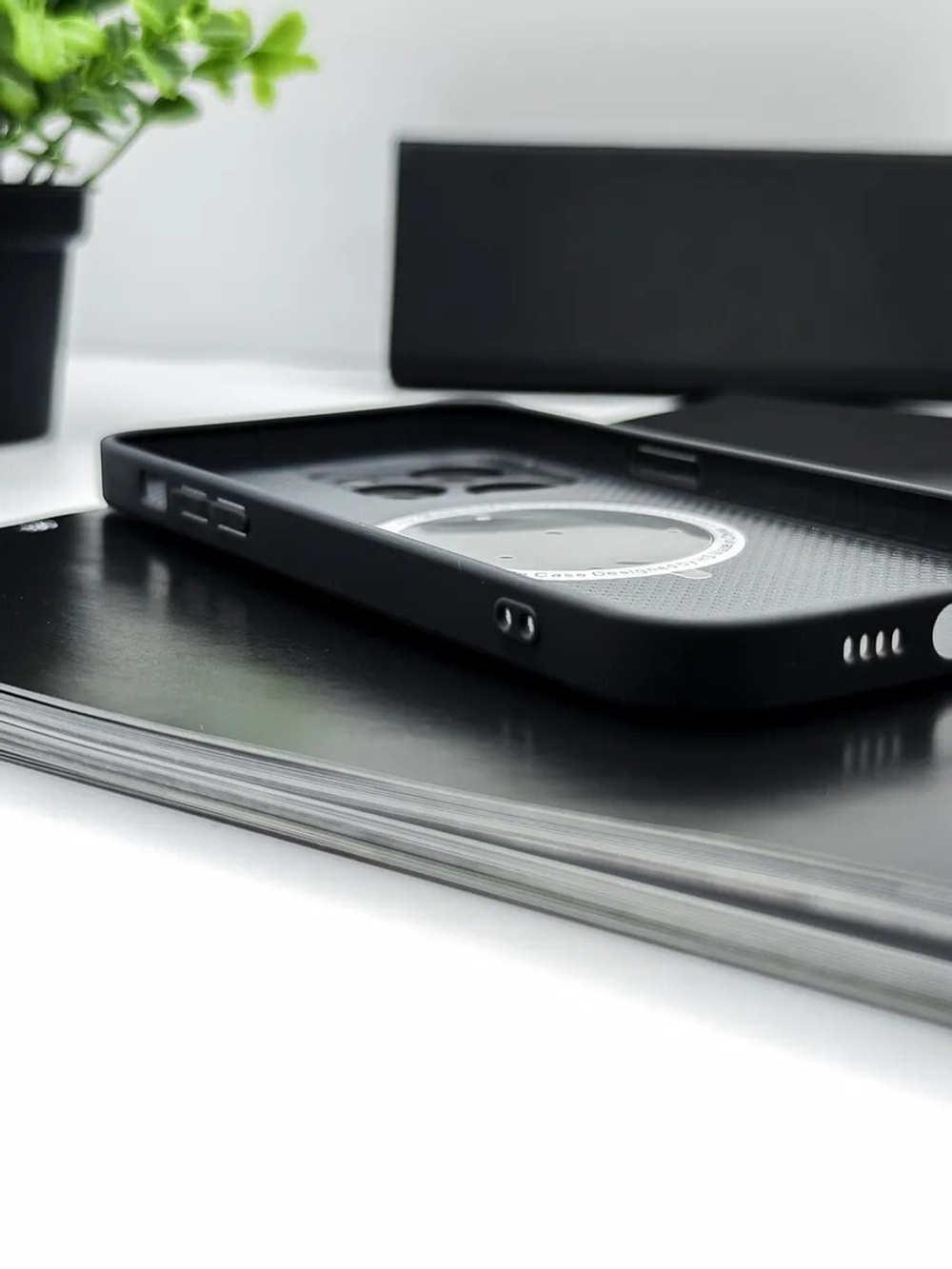 Чехол стеклянный с MagSafe, на iPhone 14 Pro Max, Graphite -  Черно-серый