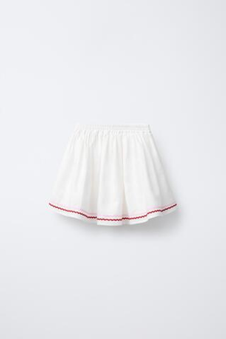 ZARA ЮБКА-ШОРТЫ ИЗ СМЕСОВОГО ЛЬНА С ВОЛНИСТОЙ КРОМКОЙ, СВЕТЛЫЙ ЭКРЮ