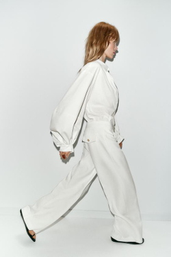 ZARA ШИРОКИЕ БРЮКИ С ЗАЩИПАМИ, ЖЕЛТОВАТО-БЕЛЫЙ