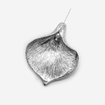 Подвеска с продольным отверстием "Лепесток" 33,6*27,7мм, латунь, родирование