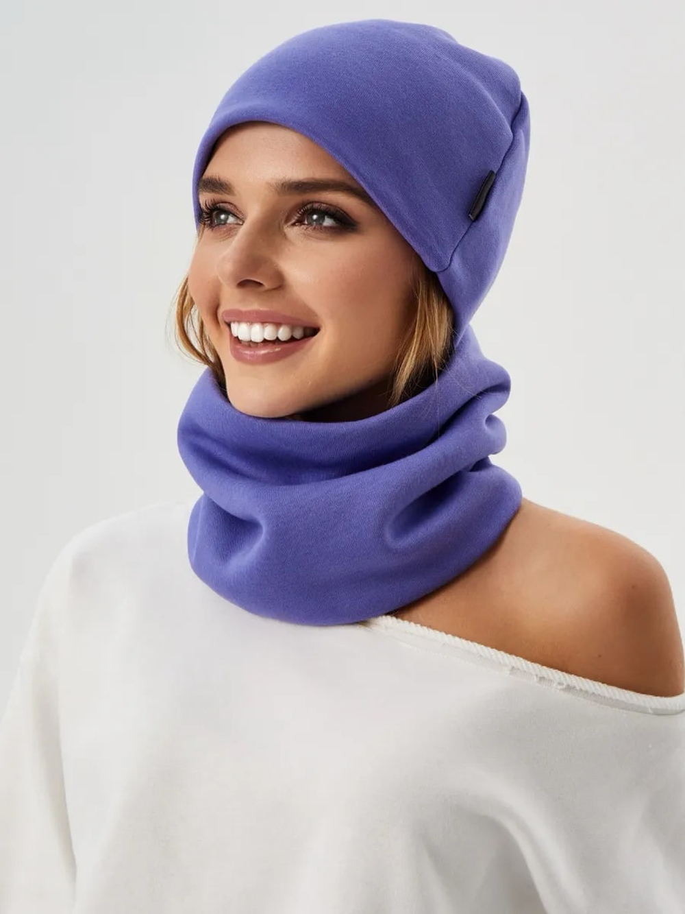 Шапка бини с начесом для хвоста, дред и кос