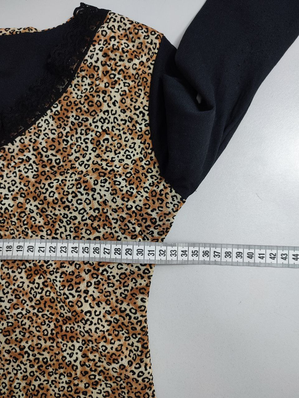 Кофта с анималистическим принтом на 11/14 лет