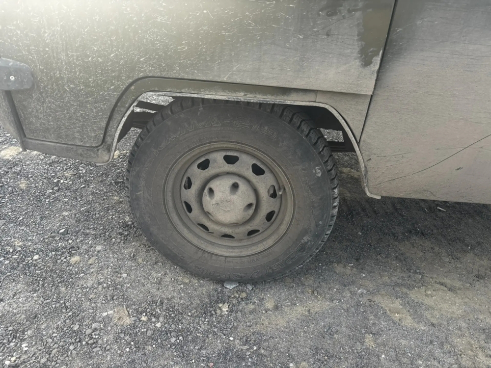 UAZ 3909* Грузопассажирский 390995-04 (без ABS, Бензиновый, 2,7 л, 112 л.с.)