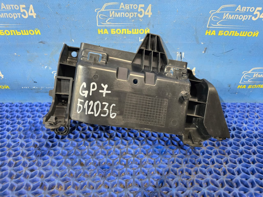 Накладка на рамку радиатора Honda SHUTTLE 2015-2022