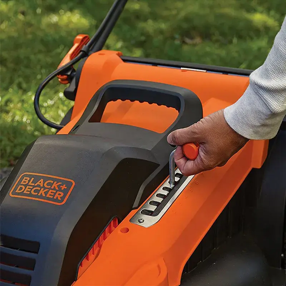 Газонокосилка Black+Decker LM2000