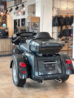 Tri Glide Ultra (FLHTCUTG), Harley-Davidson  2020 "Spruce"