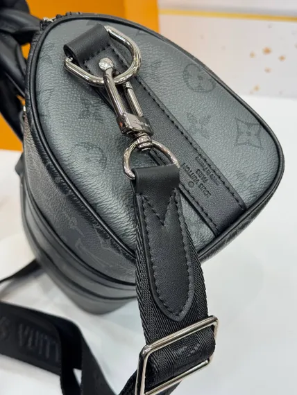 Сумка Louis Vuitton Keepall Bandouliere 25 Monogram Eclipse Verse
