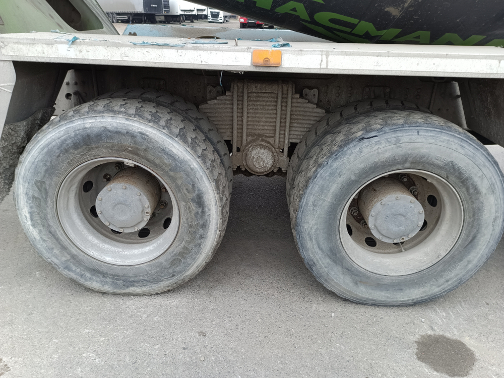Shacman (Shaanxi) SX* 6x4 Автобетоносмеситель SX5258GJB6R384 (Дизельный, 9,7 л, 329 л.с., МТ)