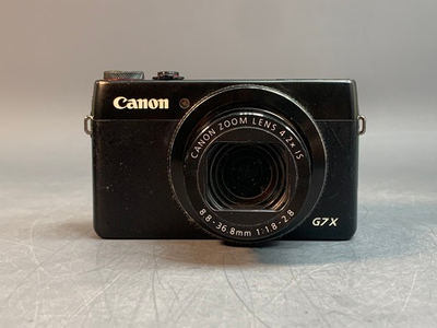 Canon PowerShot G7X едва заметный скол на экране