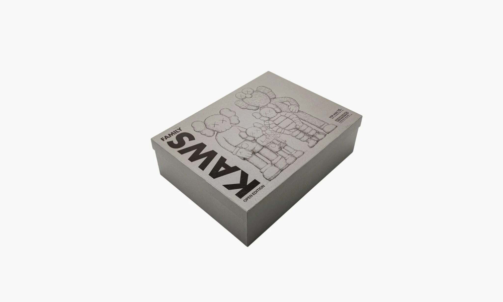 Family Vinyl Figures "Brown Blue White"