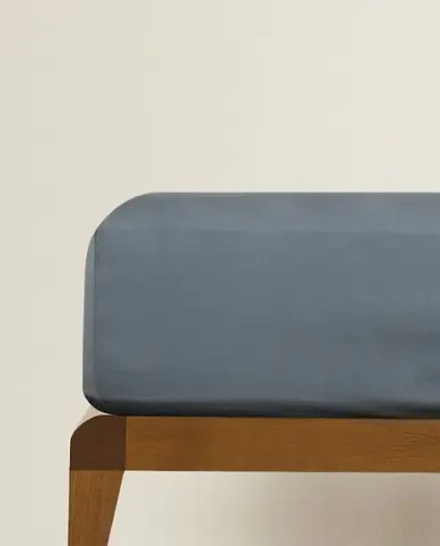 ZARA HOME (200 НИТЕЙ) НАТЯЖНАЯ ПРОСТЫНЯ ИЗ ХЛОПКА ПЕРКАЛЬ, СЕРО-СИНИЙ