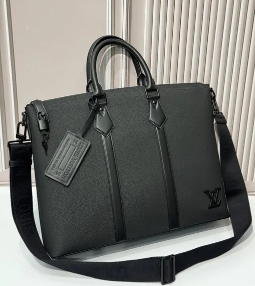 Портфель Louis Vuitton из натуральной кожи, черный
