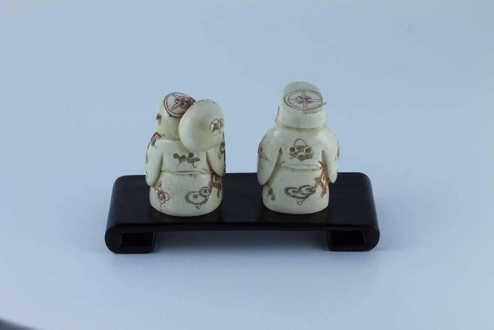 Сет нэцкэ Дзюродзин и Фукурокудзю на подставке