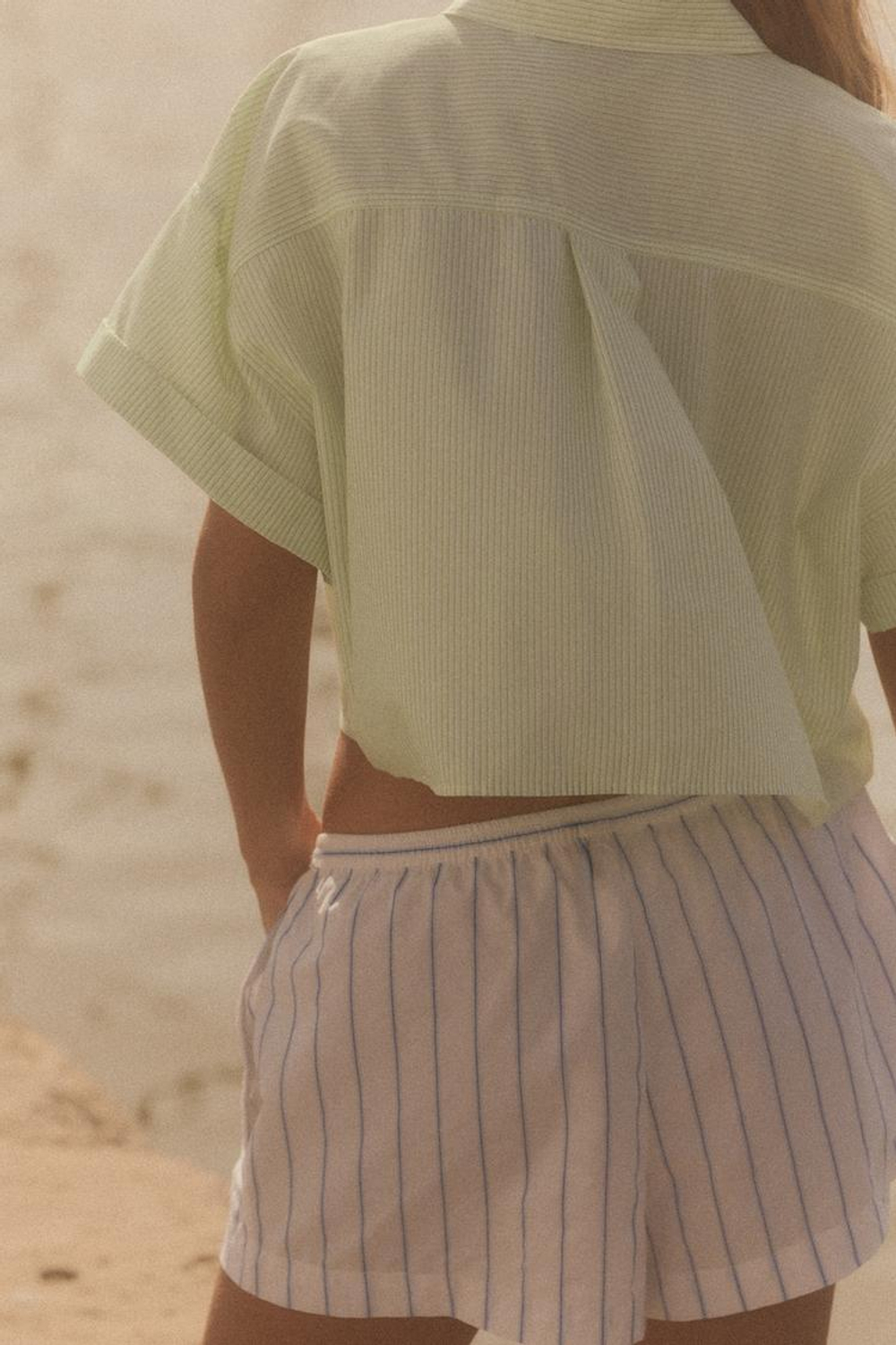 ZARA УКОРОЧЕННАЯ РУБАШКА ИЗ ПОПЛИНА, ЛАЙМОВЫЙ