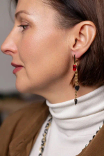 Серьги "Амора" с гематитом и красным цирконом, оттенок золото