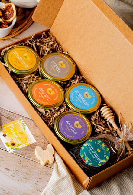 Набор №59 "5 видов мёда по 235гр + чай + ложка"