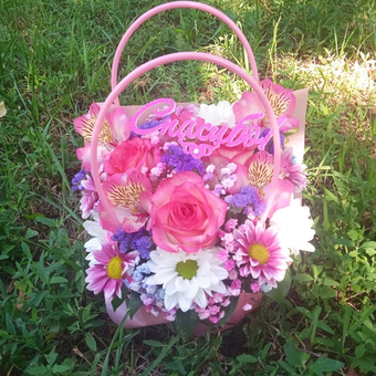 Букет Сумочка цветов с топером