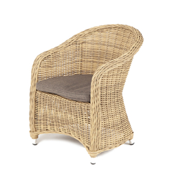"Равенна" плетеное кресло из искусственного ротанга, цвет соломенный с серой подушкой