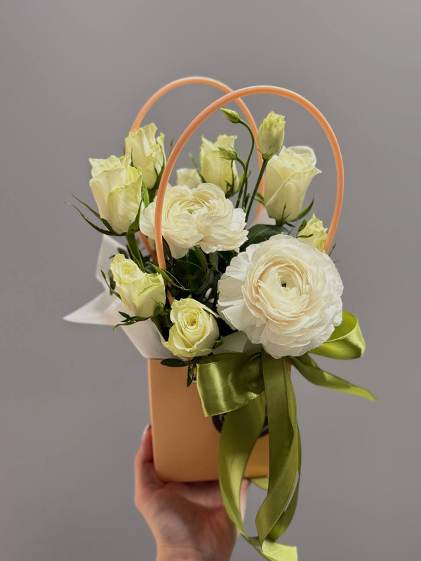 Композиция "Белоснежная любовь" Композиция "Белоснежная любовь"