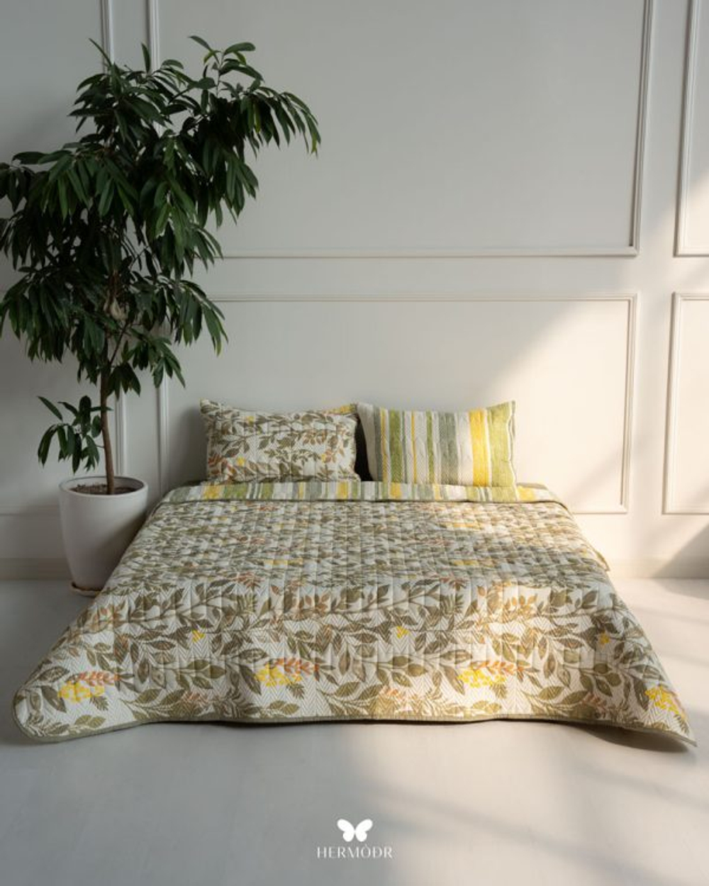 Комплект стеганного покрывала и 2 наволочек Kaj Double-Side Yellow Hermodr 130220319 Иран