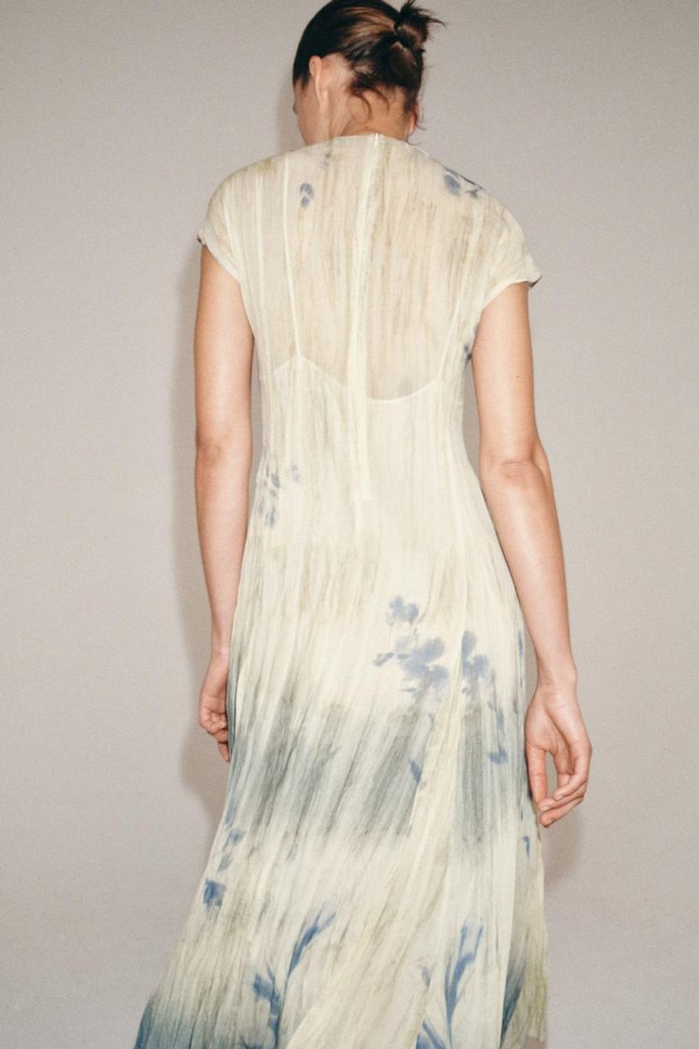 ZARA ПЛАТЬЕ МИДИ С ПРИНТОМ — ZW COLLECTION, ЭКРЮ/СИНИЙ