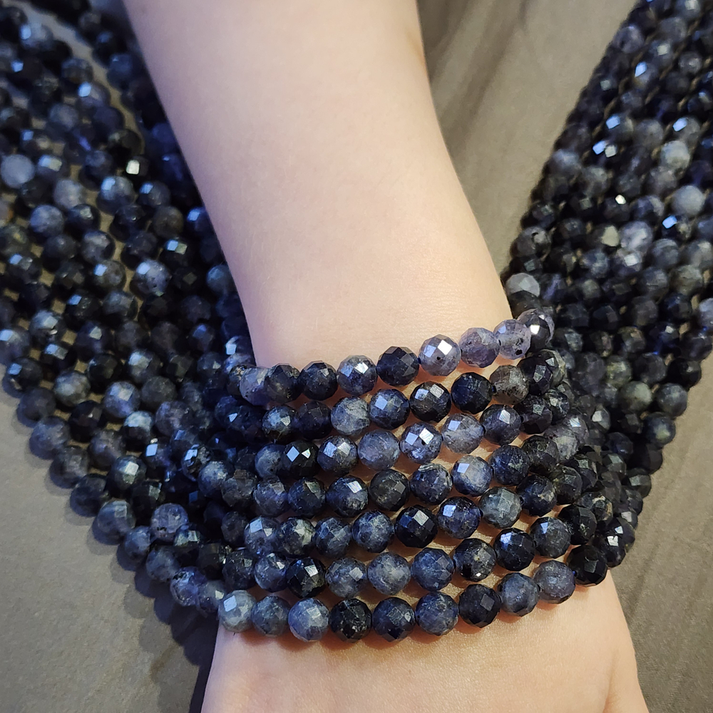 Иолит (кордиерит) природный, шар огранка, 7мм, цена за нить 13 см