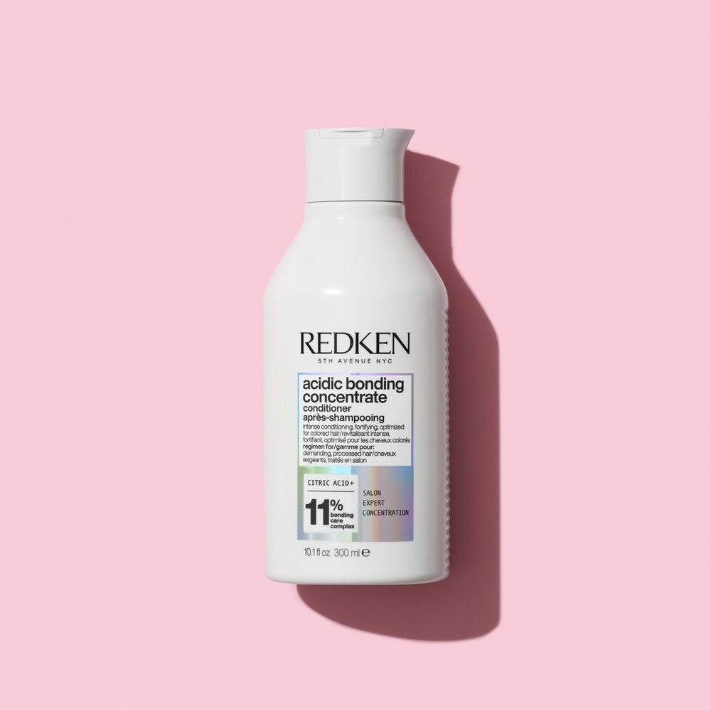 Redken Acidic Bonding Concentrate - интенсивно регенерирующий кондиционер /   300  ml  / GTIN 884486456311