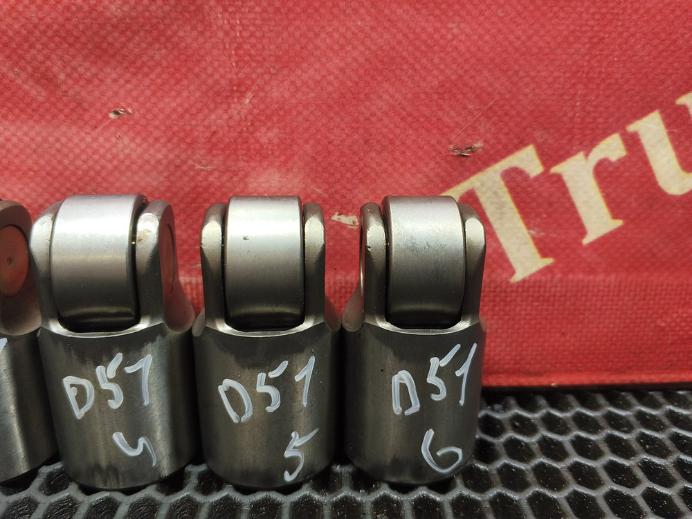 Комплект толкателей выпускного клапана 2019г.