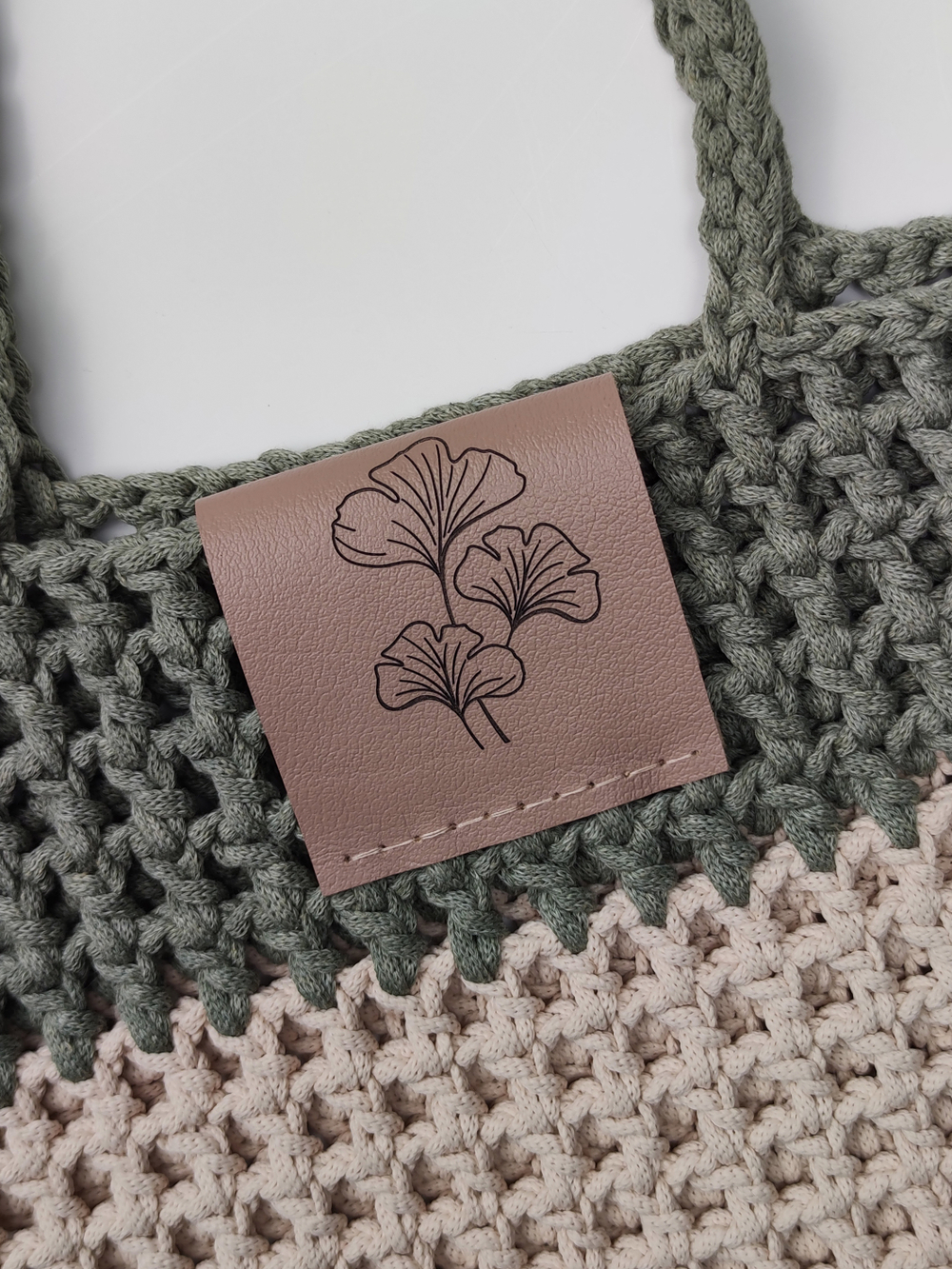 Бирка кожаная большая со сгибом "Цветы"