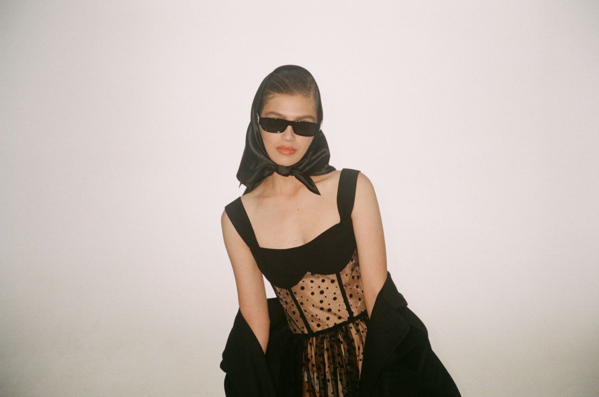 Топ в горох с баской