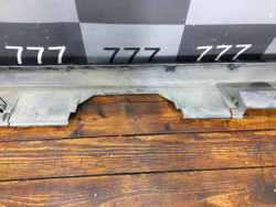 Накладка порога правого Toyota Camry (XV70) 17-нв Б/У Оригинал 7585106944