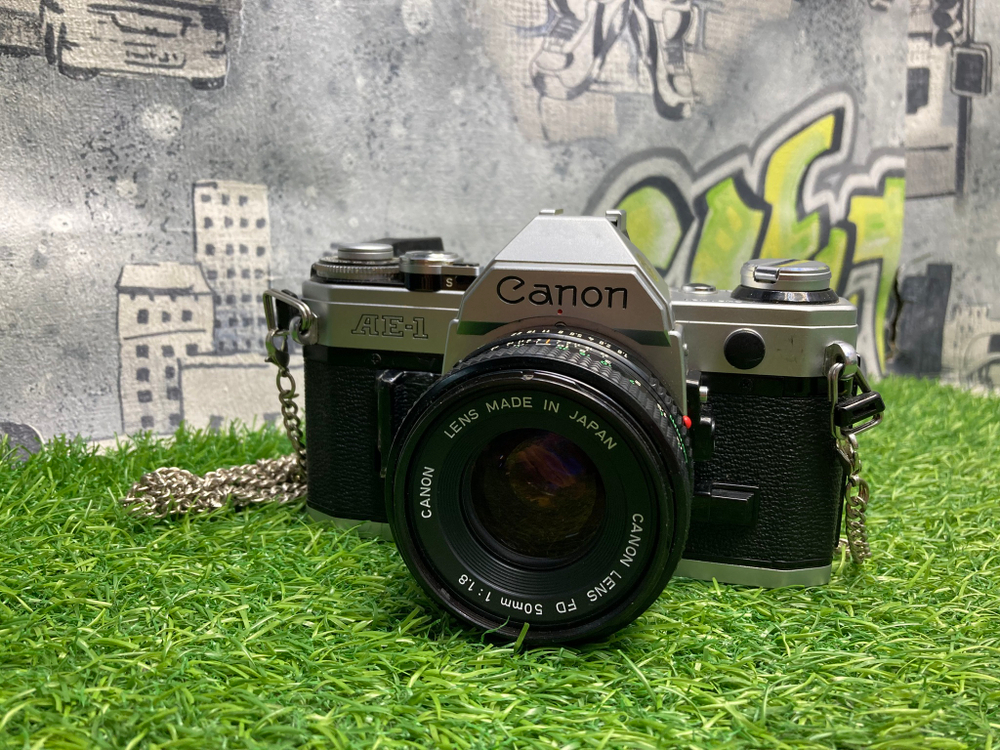 Canon AE-1 + Canon FD 50mm 1.8