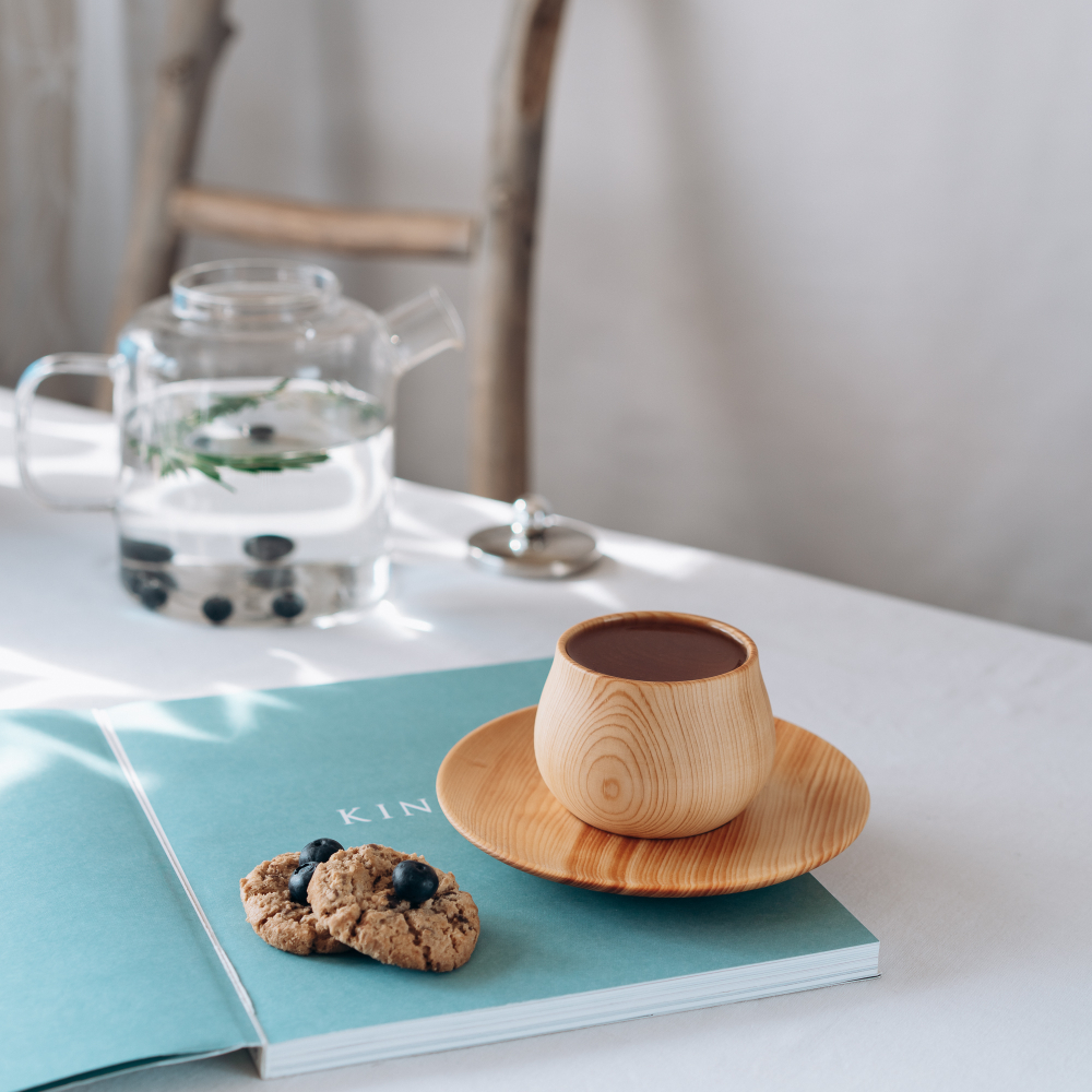 Деревянная текстурированная чайная пара (блюдце с чашкой) серии "Меренга" из сибирской сосны NC29