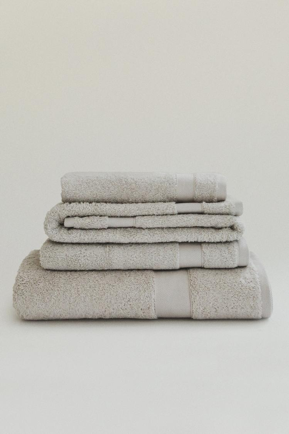 ZARA HOME ПОЛОТЕНЦЕ ИЗ ХЛОПКА ВЫСШЕГО КАЧЕСТВА, СВЕТЛО-СЕРЫЙ