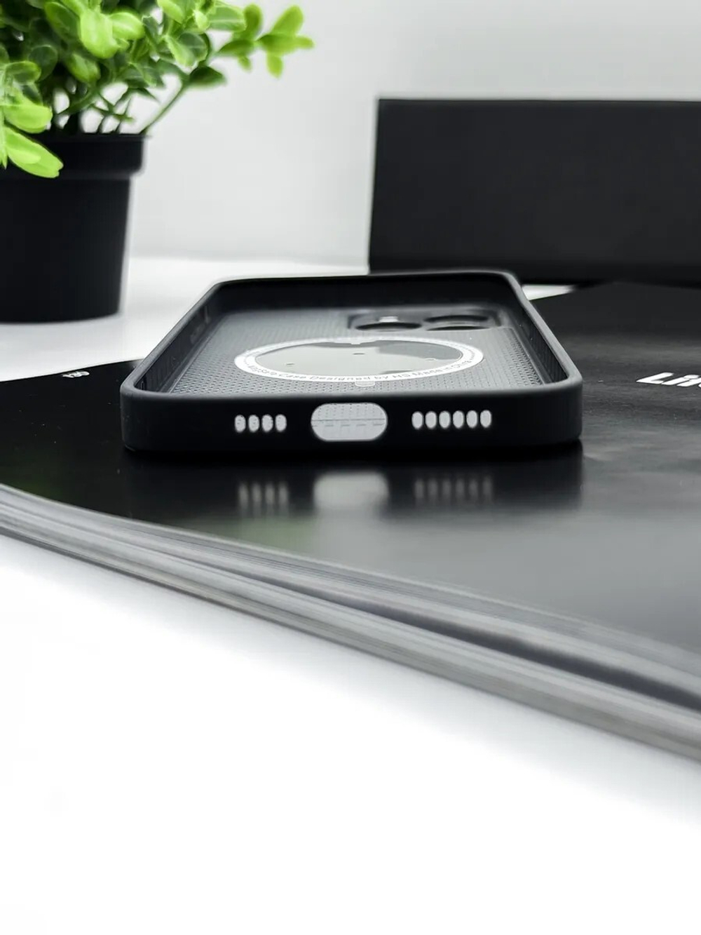 Чехол стеклянный с MagSafe, на iPhone 14 Pro Max, Graphite -  Черно-серый