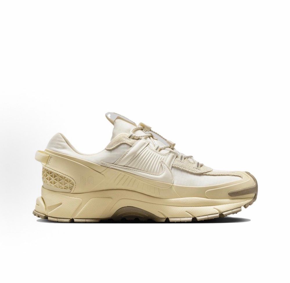 Nike Zoom Vomero Roam Winterized Pale Ivory