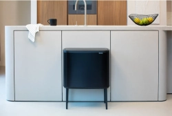 Brabantia Контейнер для мусора Bo Touch 11 л + 23 л черный