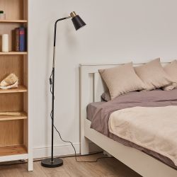 UML-T700 E27 BLACK Торшер напольный под лампу Е27. 40W. с регулировкой наклона. Механический выключатель. Черный. ТМ Uniel