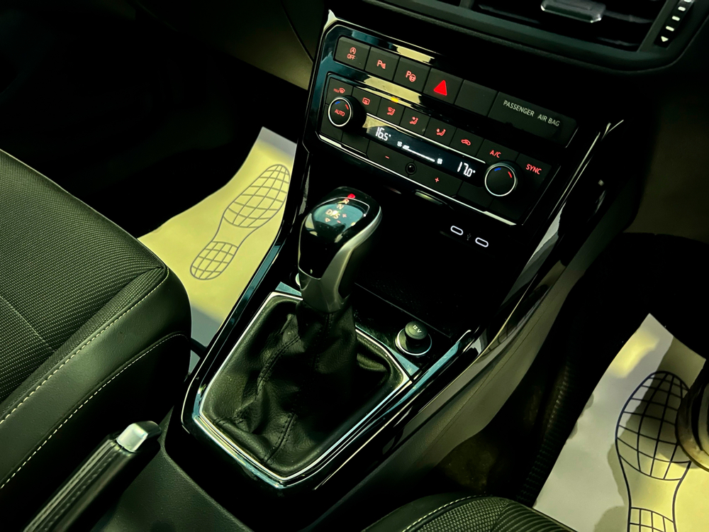 Volkswagen T-Cross, 2020 год