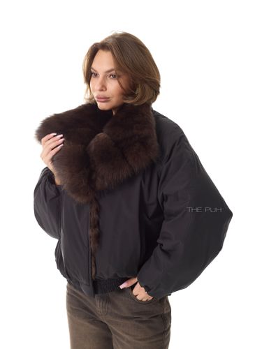 Черная парка с меховым воротником-стойкой
