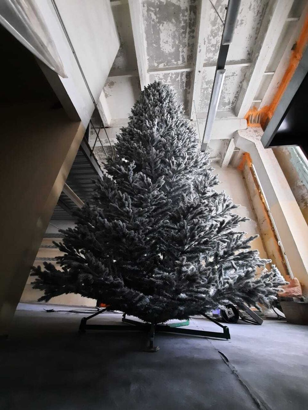 Большая елка заснеженная «Сказочная» (Литая+пвх) 7,5 м